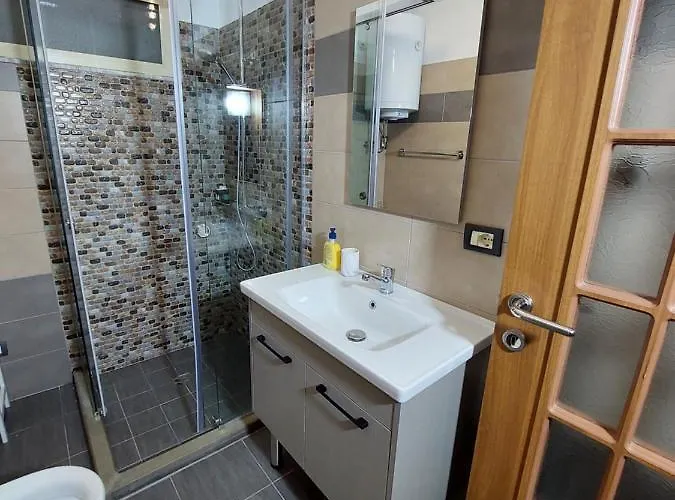 Tafa Ap3 * 地拉那